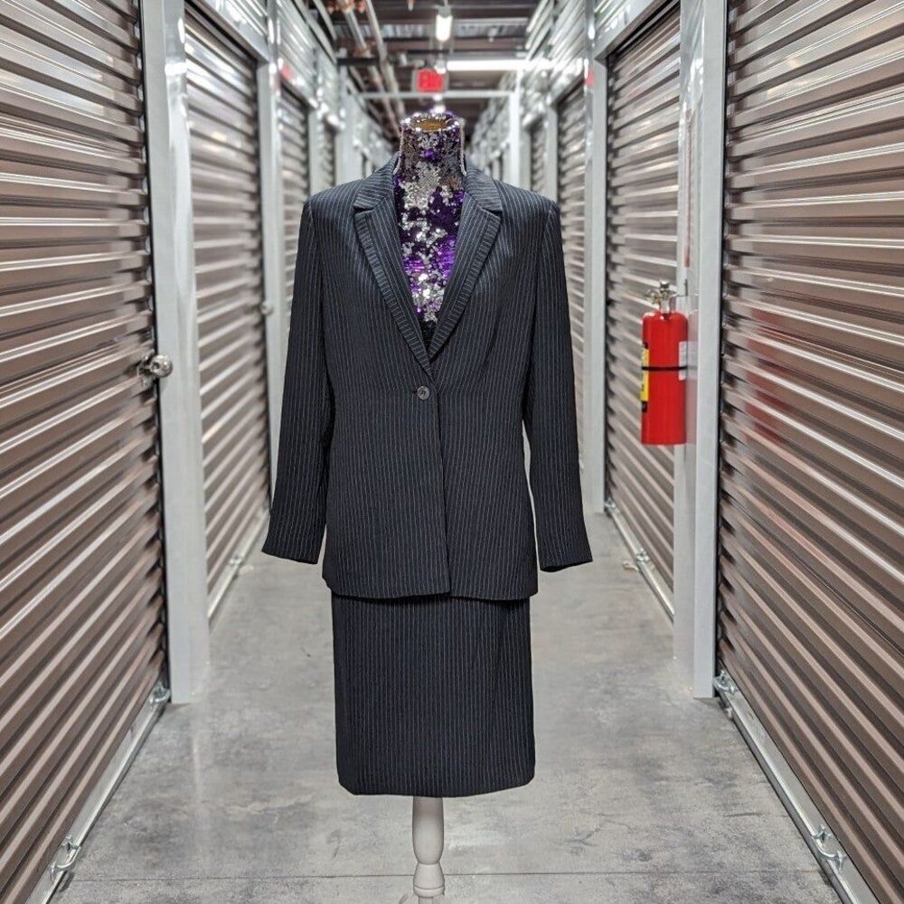 Vintage Le Suit Gray Pinstripe Skirt Suit Professional Career Wear Old Money 10